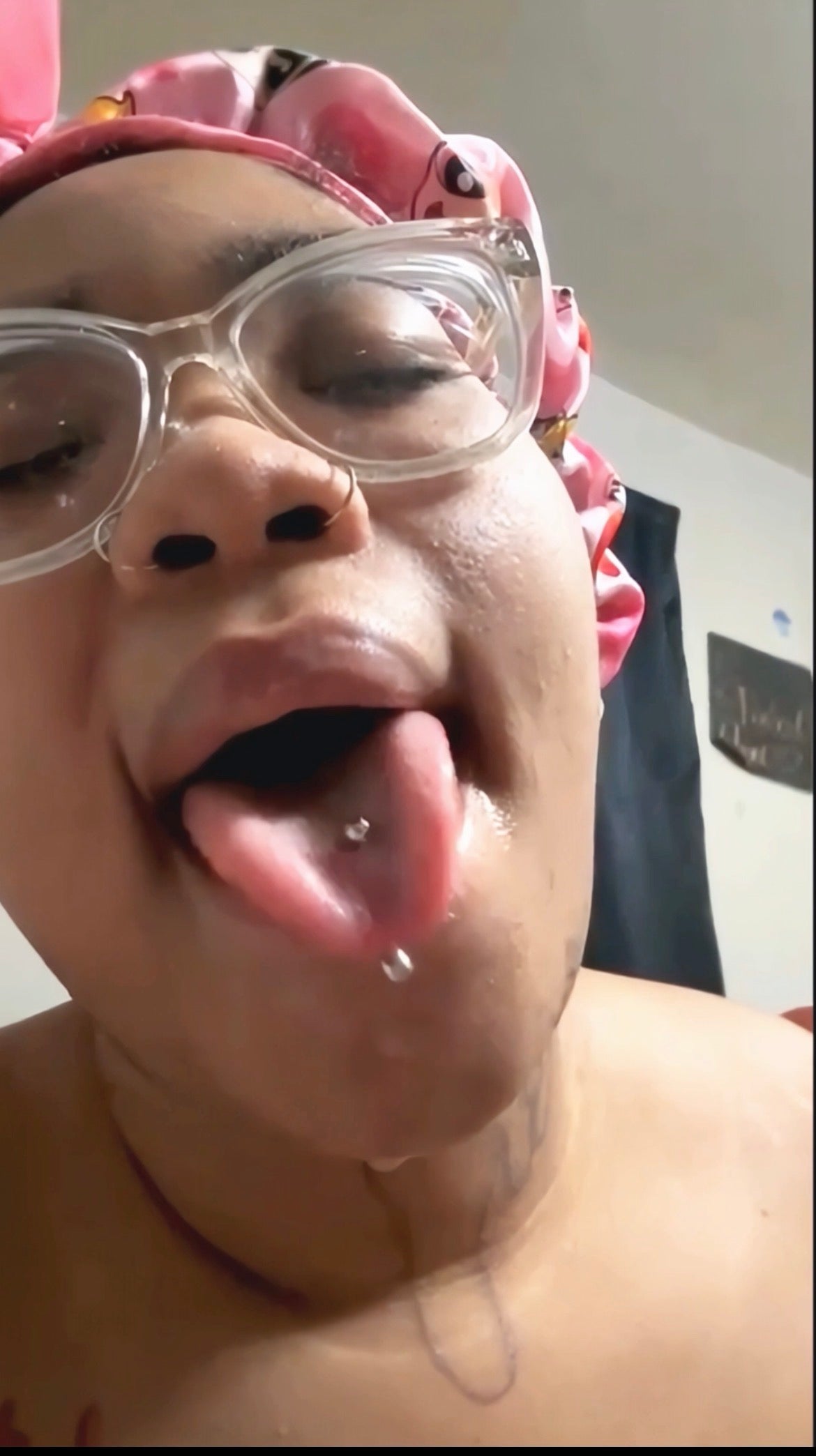 Red bone with pretty lips drooling