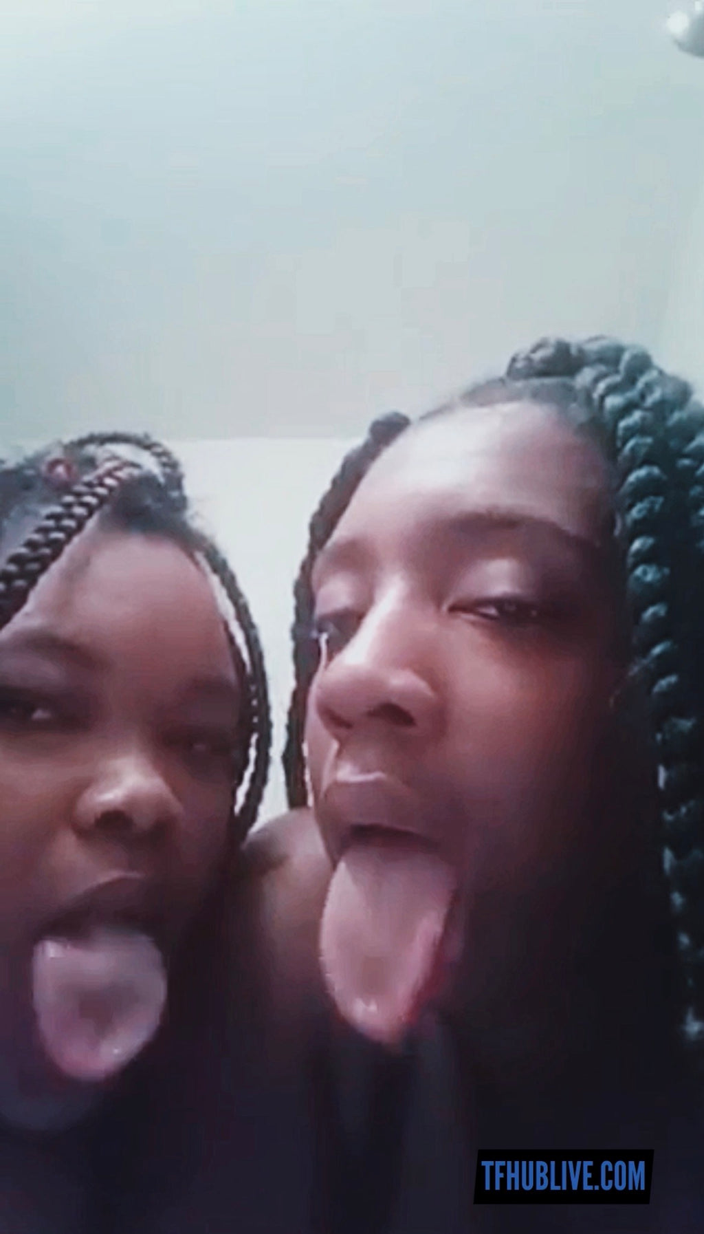 2 girl tongue kissing session